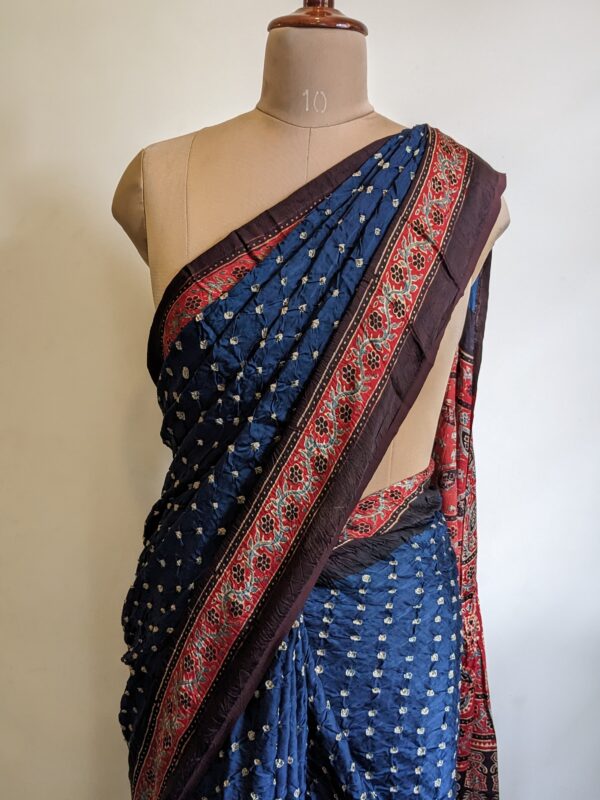 AJRAKH BANDHANI MODAL SILK SAREE (WITH BLOUSE) - Image 2