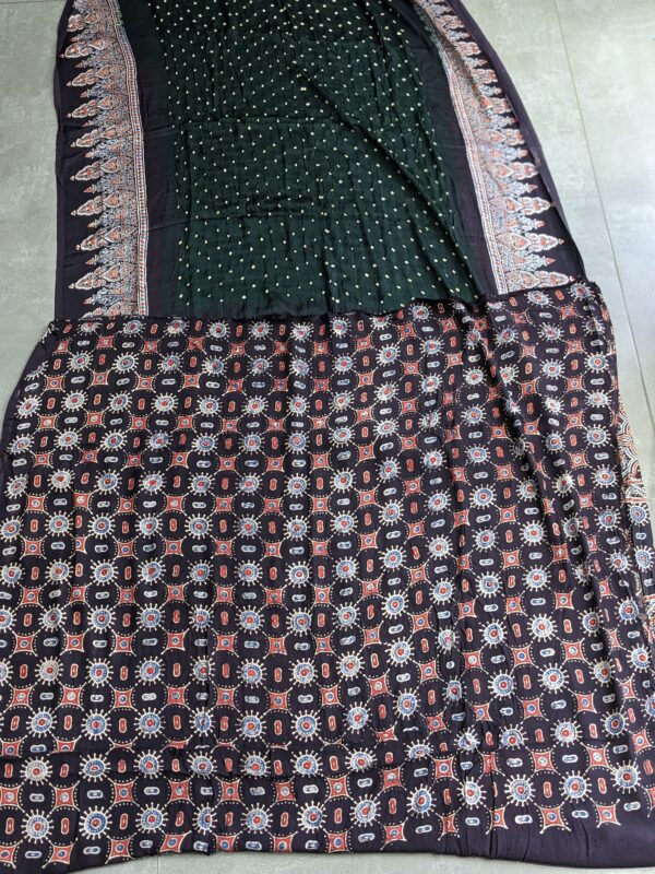 AJRAKH BANDHANI MODAL SILK SAREE (WITH BLOUSE) - Image 4