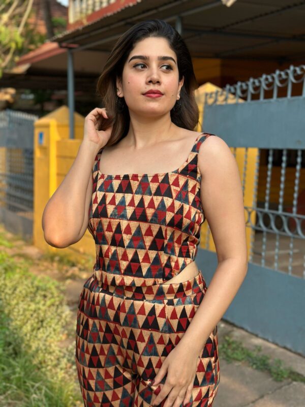 GEOMETRICAL MASHRU CO-ORD SET - Image 4