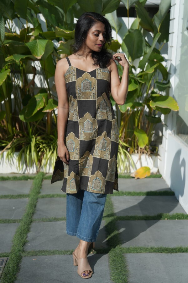 AJRAKH JWALI STRAP SHORT TOP - Image 2