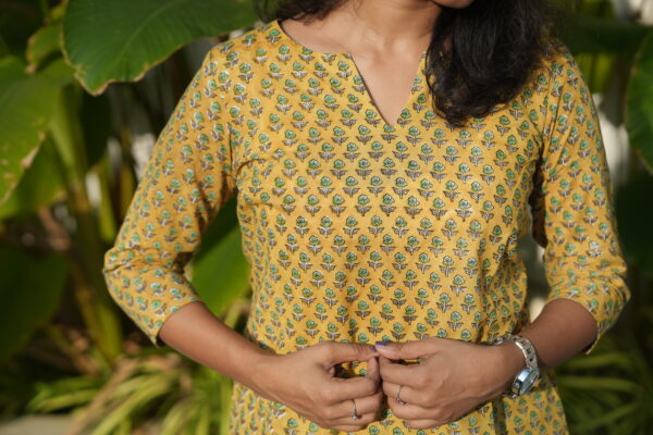 MUSTARD YELLOW SANGANERI SHORT TOP - Image 6