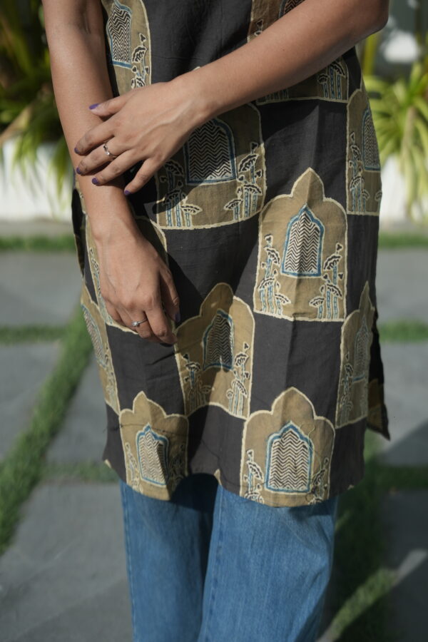 AJRAKH JWALI STRAP SHORT TOP - Image 3