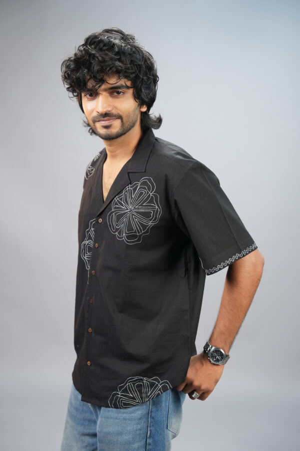 WHITE FLORAL EMBROIDERED BLACK COTTON SHIRT - Image 4