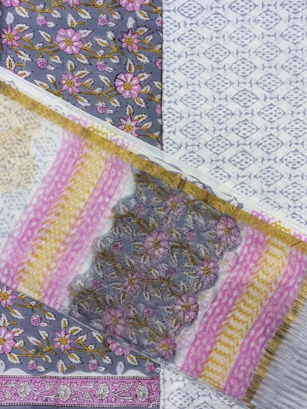 UNSTITCHED HANDBLOCKED MUL COTTON SUIT SET (WITH KOTA DORIYA DUPATTA)
