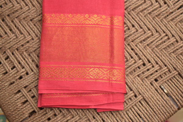 MADURAI SUNGUDI PLAIN KASAVU BORDER BLOUSE PIECE
